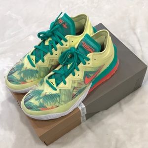 NIKE Lebrun xviii Low  Palmer low sneakers